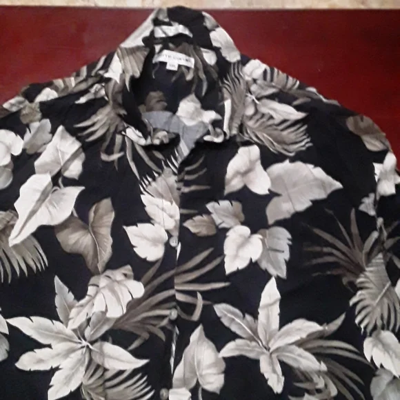 Men's Shirt - Picture 7 of 7